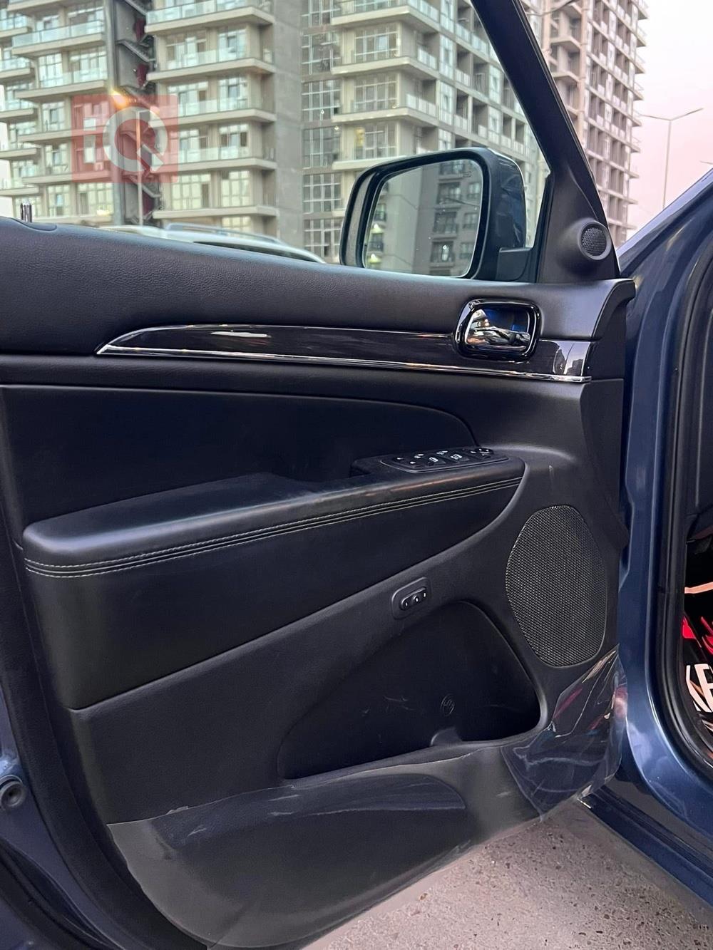 جیپ گراند شیرۆکی